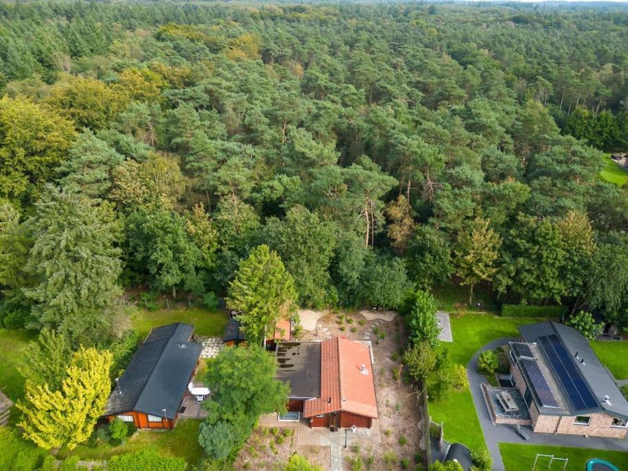 Spacious Wooden Cottage With Infra-Red Sauna At Veluwe Putten Eksteriør billede