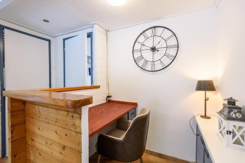 Spacious Wooden Cottage With Infra-Red Sauna At Veluwe Putten Eksteriør billede