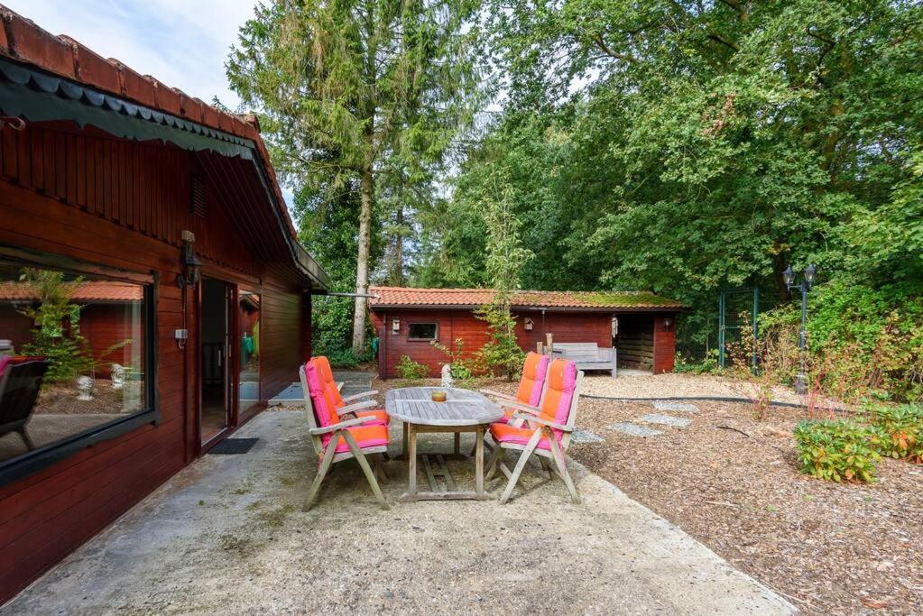 Spacious Wooden Cottage With Infra-Red Sauna At Veluwe Putten Eksteriør billede