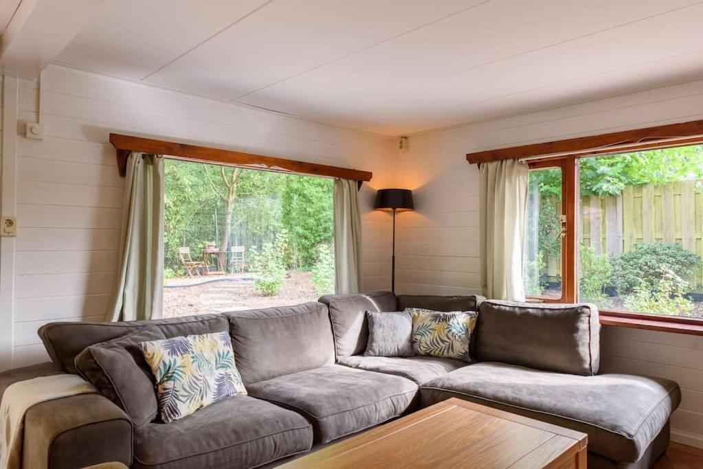 Spacious Wooden Cottage With Infra-Red Sauna At Veluwe Putten Eksteriør billede